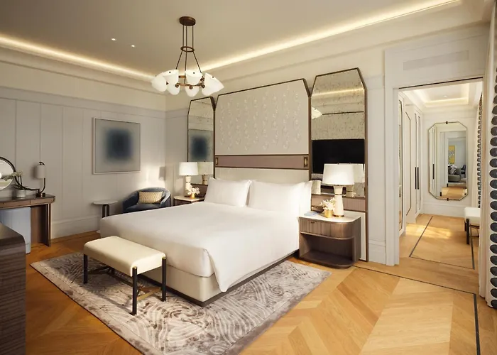 Mandarin Oriental, Hotel
