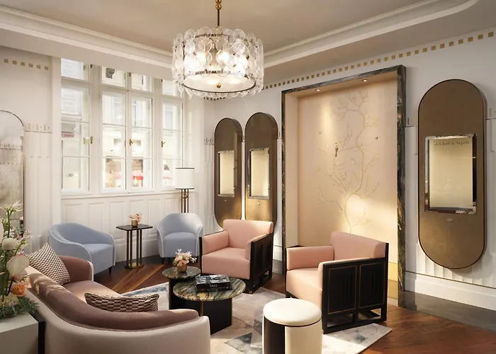 Mandarin Oriental, Hotel
