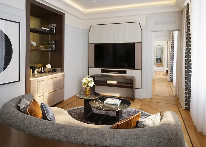 Mandarin Oriental, Hotel