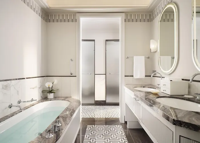 Mandarin Oriental, Hotel